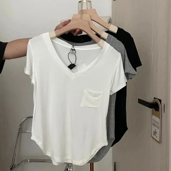 Модальная женская хлопковая футболка, однотонный тонкий укороченный топ, летняя одежда для корейских дам, эстетичные карманы, асимметричный V-образный вырез, короткий рукав